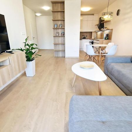 Luxo 2 Room Apartments By Bratislavatrip Buitenkant foto