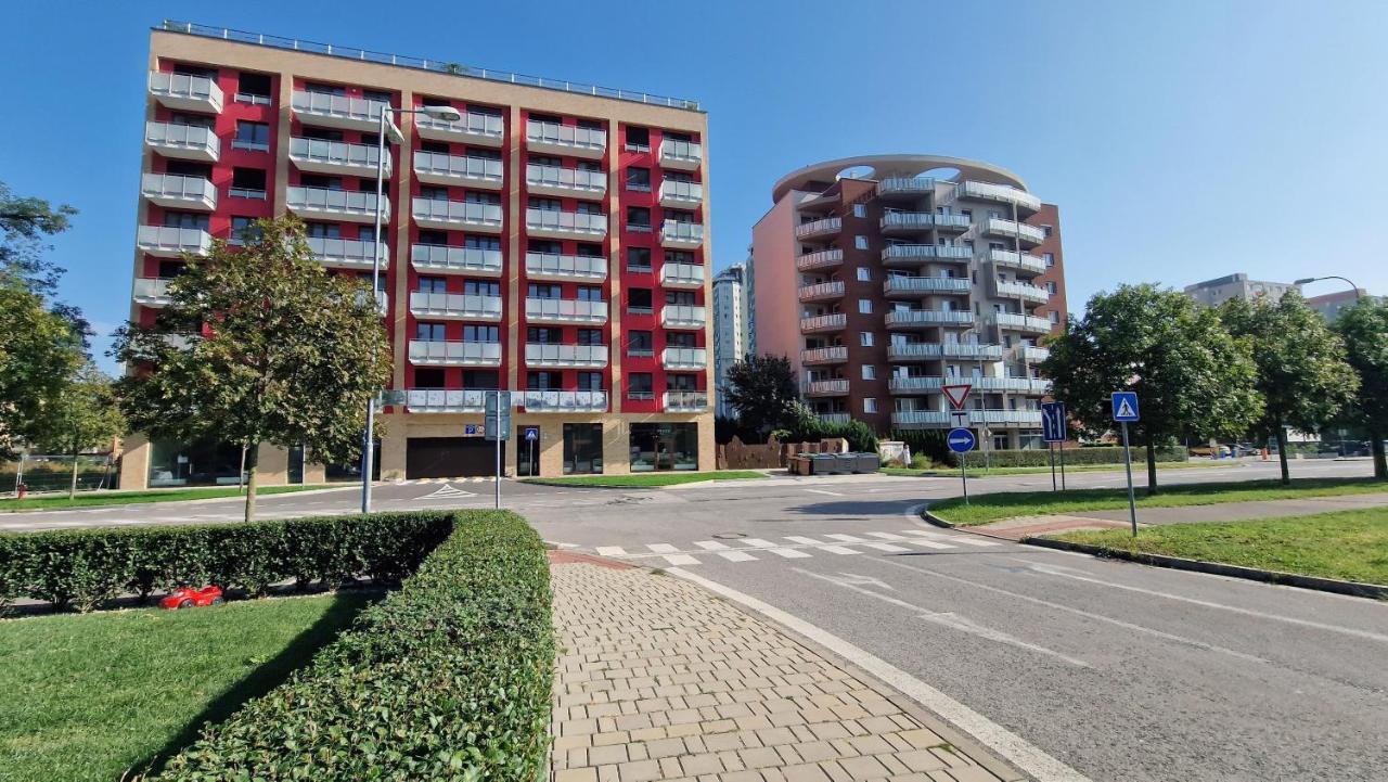Luxo 2 Room Apartments By Bratislavatrip Buitenkant foto