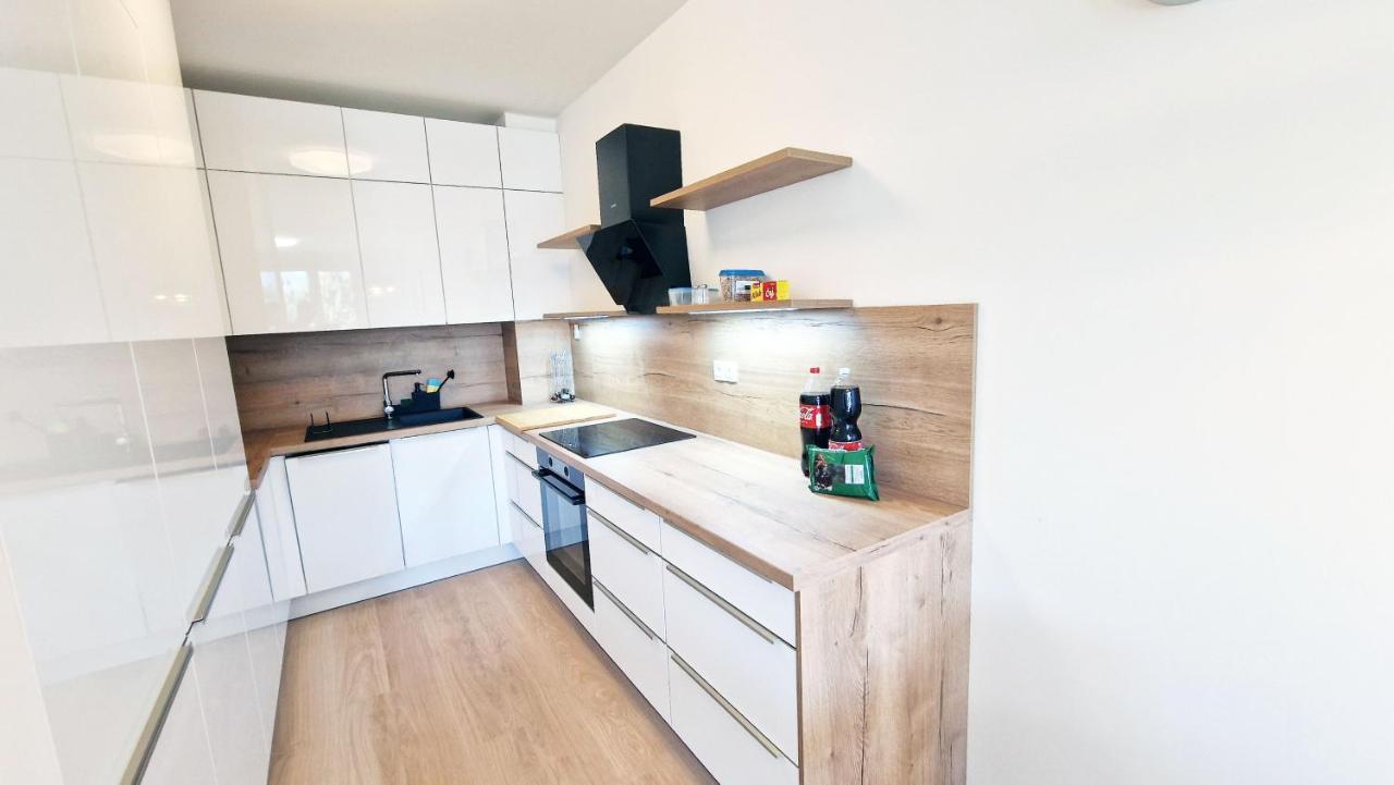Luxo 2 Room Apartments By Bratislavatrip Buitenkant foto
