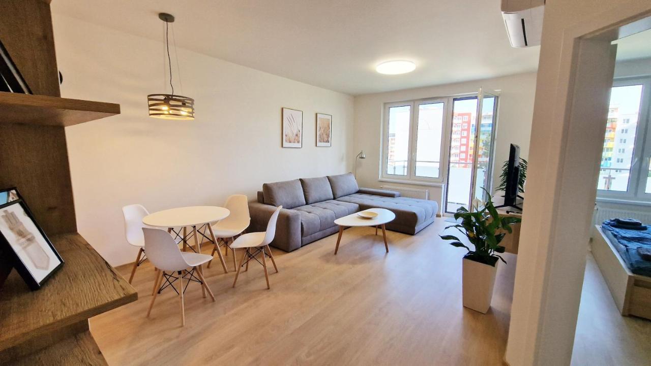 Luxo 2 Room Apartments By Bratislavatrip Buitenkant foto