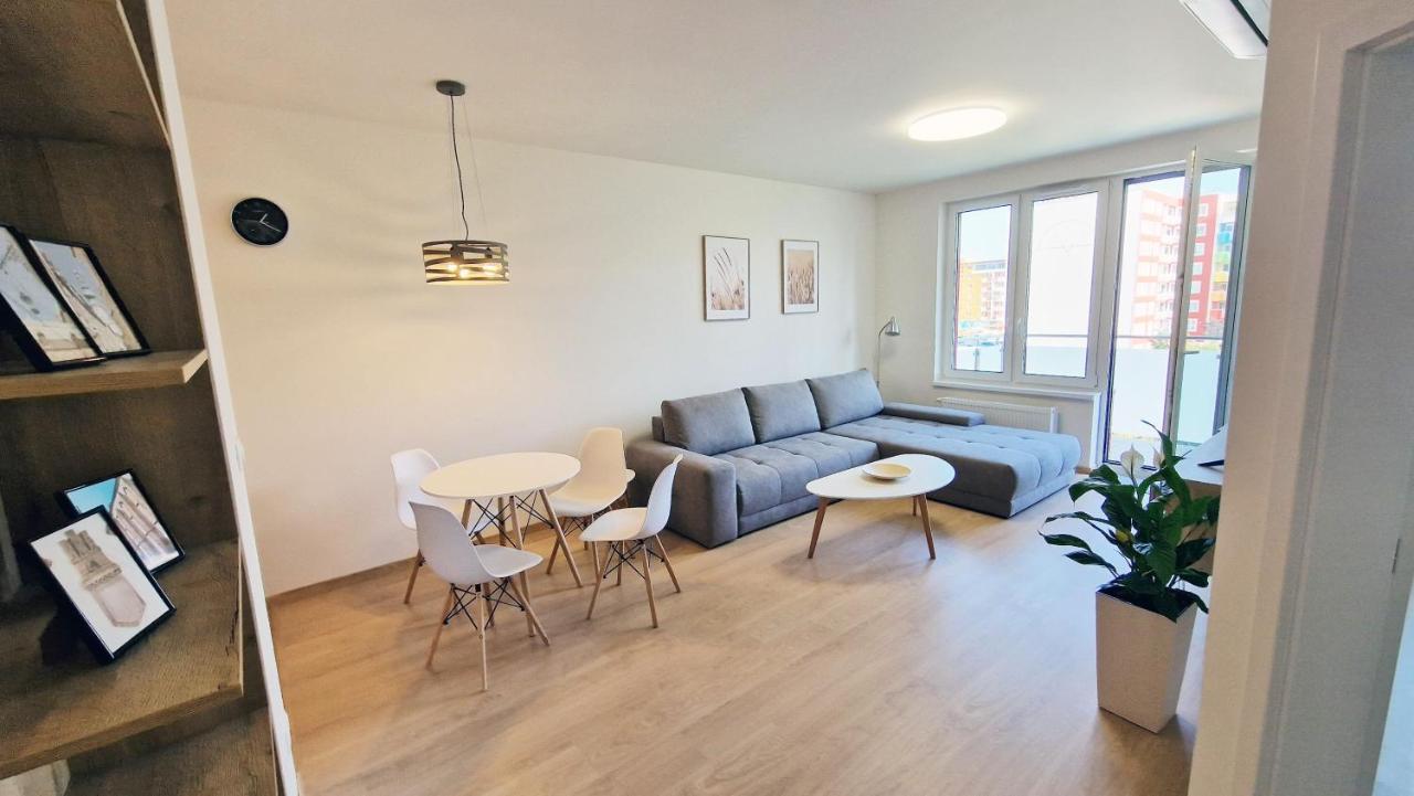 Luxo 2 Room Apartments By Bratislavatrip Buitenkant foto